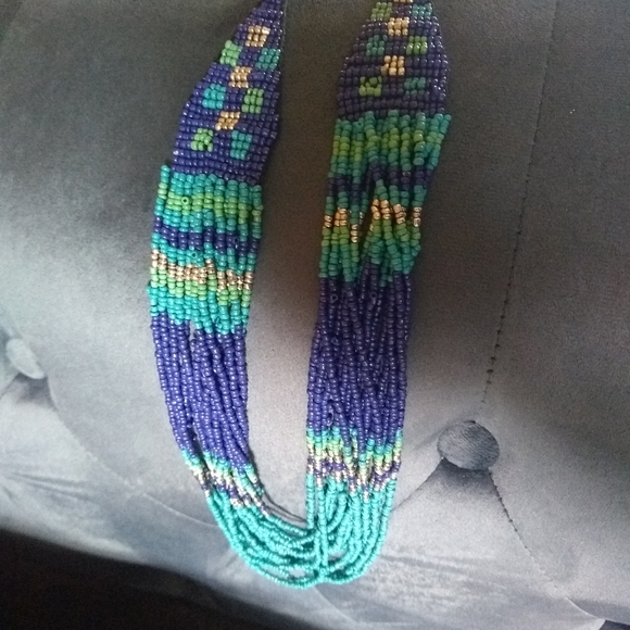 Beaded necklace - Picture 3 of 8